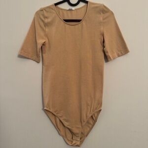 Wolford Bodysuit ~ Short Sleeve ~ Round Neck ~ Nylon / Cotton Blend / Beige